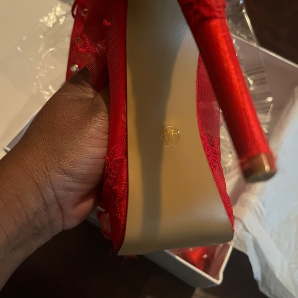 Ladies do you want attention? You got them in these!! - Picture 3 of 10